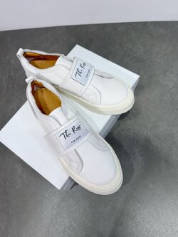 **do** รองเท้าหนัง The Row Slip on ของผู้หญิง นุ่ม เบา ใส่สบาย สินค้าใหม่ ของแท้