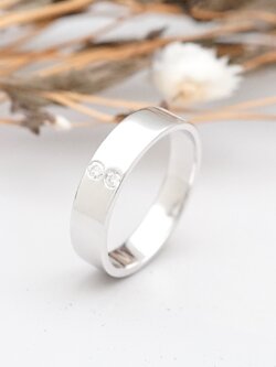 แหวนเพชรแท้สไตล์มินิมอล ตัวเรือนทอง 9K เพชรแท้ 8.5 ตังค์ ใส่ได้ทั้งคุณผู้ชายและคุณผู้หญิงค่ะ 🥰