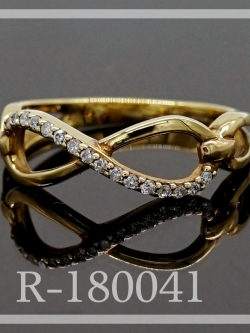 แหวนเพชรลายอินฟินิตี้ (18K Diamond Infinity Ring)