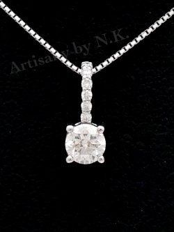 จี้ทองคำขาว ฝังเพชร หนักรวม 45 ตังค์