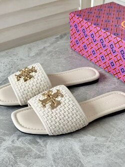 **do** รองเท้าแตะหนังแท้ Tory Burch โลโก้สีทอง ของผู้หญิง สินค้าใหม่ ของแท้
