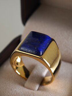 แหวนทอง: แหวนผู้ชาย แหวนทอง 18K ฝังลาพิส ลาพิส ลาซูลี(Lapis lazuli) เจียรเหลี่ยม เหมาะสำหรับสุภาพบุรษ