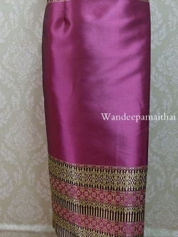 ผ้าถุงไหมสำเร็จรูปเนื้อดี สีชมพูอมม่วง สวยมาก เอว36 นิ้วเลื่อนได้ถึง38 นิ้ว