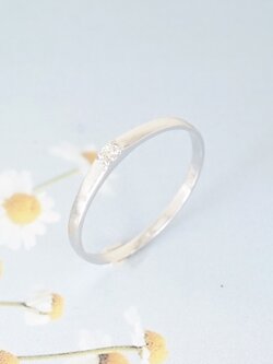 แหวนเพชรแท้เม็ดเดี่ยว มินิมอล เรียบง่าย ใส่ได้ทุกคน เข้าได้กับทุกลุค ใส่ติดนิ้วได้ทุกวันเลยนะคะ 🥰