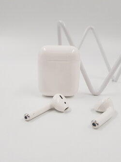 🟨 AirPods Gen 2 ( เคสชาร์จ Lightning ) 🟨 สเปสดี ราคาสุดคุ้ม 💫