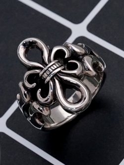 แหวนเงินแท้สไตล์วินเทจ ไซด์59 Vintage Silver Ring Size: 59