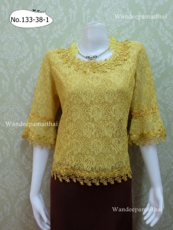 เสื้อลูกไม้ แขนสามส่วน คอระบายผ้าแก้ว สีเหลืองไพร อกเสื้อวัดเต็ม 36นิ้ว