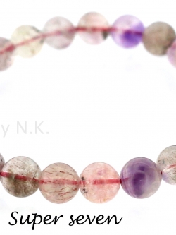 สร้อยข้อมือหินซุปเปอร์เซเว่น(Super 7) ทำจากหินซุปเปอร์เซเว่นขนาดเม็ดละ 8 มิลลิเมตร