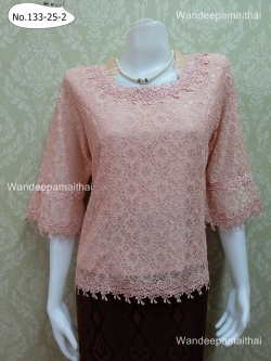 เสื้อลูกไม้ แขนสามส่วน คอระบาย ผ้าแก้ว ปักมุขรอบคอ เบอร์ 50