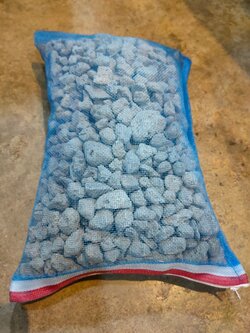 หินพัมมิส หินภูเขาไฟ 3kg. ถุงตาข่ายไนลอน