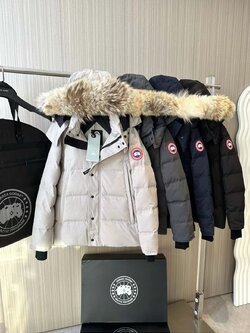 เสื้อแจ๊คเก็ต Canada goose Wyndham Parka ใส่ได้ชายหญิง ฮู้ดขนเฟอร์ถอดแยกได้ สินค้าใหม่ ของแท้