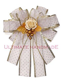 โบผ้าแก้วลายจุด ประดับช่อดอกไม้