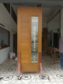 ประตูไม้สัก