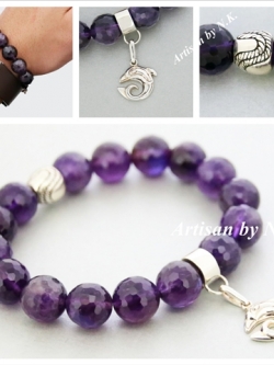 สร้อยข้อลูกปัด ทำจากอเมทิสต์แท้(Natural Amethyst) คั่นด้วยลูกปัดเงินแท้ และจี้โลมา (Amethyst bracelet with silver pendant)