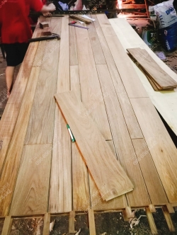 ประตูไม้สักทอง