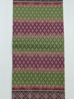 ผ้าถุงไหม ผ้าซิ่นไหม ผ้ามัดหมี่ย้อมคราม ขนาด 2 หลา