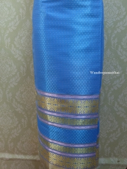 ผ้าถุงไหมสำเร็จรูปเนื้อดี สีฟ้า สวยมาก เอว34นิ้วเลื่อนได้ถึง36นิ้ว