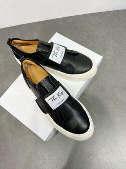 **do** รองเท้าหนัง The Row Slip on ของผู้หญิง นุ่ม เบา ใส่สบาย สินค้าใหม่ ของแท้