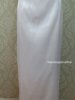 ผ้าถุงไหมสำเร็จรูป สีขาว เอว 34-36 นิ้ว