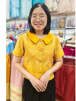 เสื้อผ้าฝ้ายทอลายขอพระเทพ สีเหลืองทอง อัดผ้ากาวทั้งตัว กระดุมหน้าไซส์ XXL อกเสื้อ40 นิ้ว