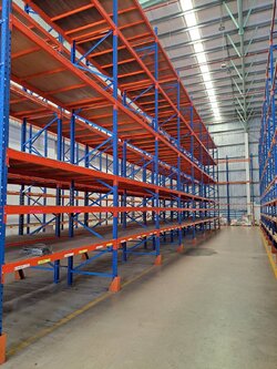 ชั้นเก็บสินค้ามือสองแบบ ปูพื้นไม้อัด ขนาดลึก1.20ม ยาว 2.3ม-2.70ม สูง7.5-9.5ม ***มาใหม่ล่าสุด ชั้นเก็บสินค้ามือสอง ***. สอบถามข้อมูลเพื่มเติ่มได้ที่ ✅คุณนี โทร 081-8703648 ✅Line ID :@nee28