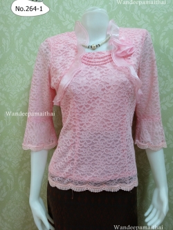 เสื้อลูกไม้แต่งผ้าแก้ว แขน3ส่วน คอประดับด้วยมุข3เส้น สีโอรสชมพู เบอร์ 36