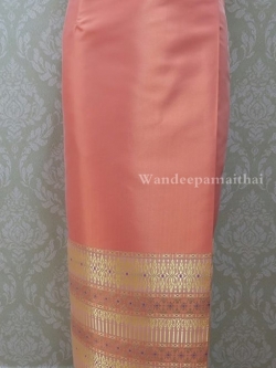 ผ้าถุงไหมสำเร็จรูปเนื้อดี สีโอรสส้ม สวยมาก เอว30 นิ้วเลื่อนได้ถึง32 นิ้ว