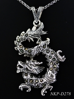 จี้เงินแท้ขนาด 3.00 cm.*5.5cm. (วัดจากด้านที่ยาวที่สุด) ฝังด้วยมาร์คาไซท์ (Marcasite)