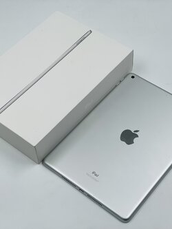 🌻9️⃣ iPad 9th 64GB Silver Wi-Fi 9️⃣🌻 🧙♂️ #Gen9 สภาพดี ครบกล่อง ราคาสุดคุ้ม 🧙♂️