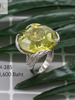 Peridot CZ Ring แหวนเงินแท้ ประดับด้วยเพชร CZ สีเพอริดอต