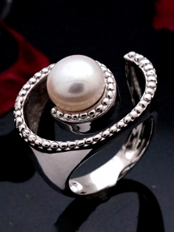 แหวนเงินแท้ฝัง มุกแท้ และ เพชร CZ (Silver Ring with Fresh water pearl and CZ)