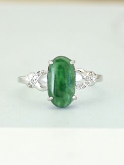 แหวนเงินแท้ฝัง หยกแท้ และเพชรแท้