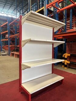 ชั้นวางของมือสองร้านวัสดุก่อสร้างสีขาวแดง