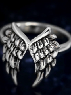 แหวนปีกนางฟ้าสไตล์วินเทจทำจากเงินแท้ (Vintage Angel wing silver ring )