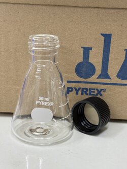 Flask Erlenmeyer 50 ml with Screw Cap ขวดรูปชมพู่พร้อมฝาปิด Pyrex/Kimble