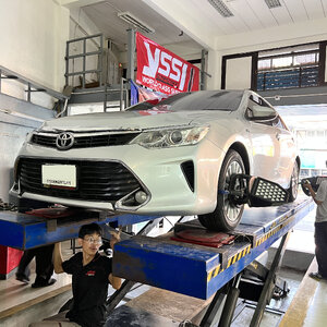 [YOKOHAMA]TOYOTA CAMRY ใช้งานประจำวัน เน้นยางนุ่มนวล พรีเมี่ยม เคยใช้งาน Yokohama alliance แล้วติดใจวันนี้เปลี่ยนยางใหม่ใช้งานรุ่นเดิม จัดให้ครับ โทร. 08-6569-1915