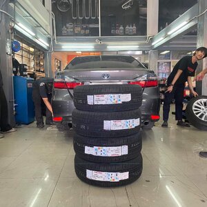 [YOKOHAMA]TOYOTA CAMRY เข้ารับบริการเปลี่ยนยางรถยนต์ เลือกใช้งานยางรถยนต์ Made in Japan นุ่มเงียบ รีดน้ำดี ใช้งานประจำวันสบายใจ โทร. 08-6569-1915