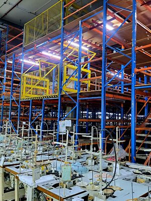 ชั้นลอย+ชั้นวางสินค้า มือสอง กว้าง 12m ยาว53m 3 ชั้น รับน้ำหนักได้ชั้นละ 300kg