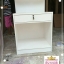 เคานเตอร์วินเทจสีขาวสำหรับร้านค้า