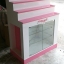 ตู้โชว์กระจกใส ขั้นบันไดวินเทจสีขาวสำหรับร้านค้า