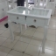 โต๊ะโชว์สินค้าวินเทจสีขาวสำหรับร้านค้า