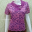 เสื้อลูกไม้แก้ว ปกผ้าแก้วพร้อมเข็มกลัด สีทูโทนม่วงกลีบบัว อกเสื้อวัดเต็ม 36 นิ้ว