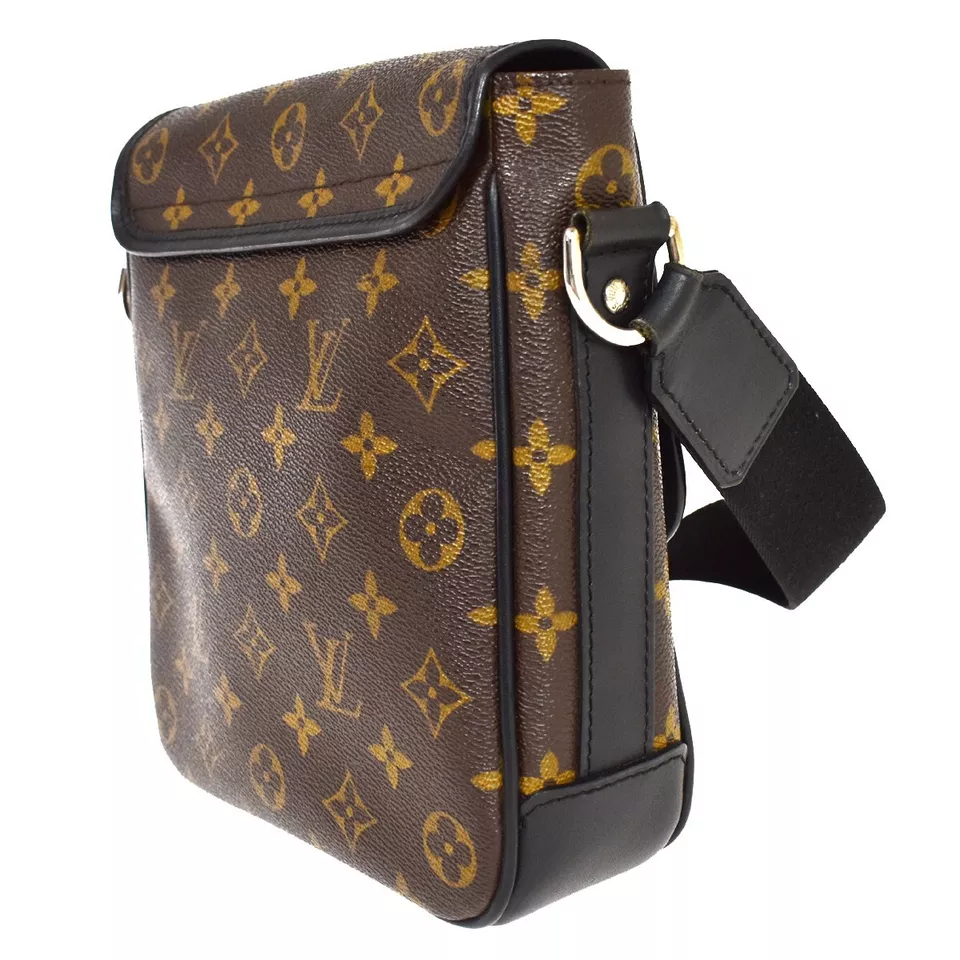 Louis Vuitton Bass Macassar Monogram ขนาด PM เหมือนใหม่ สภาพ 90 %