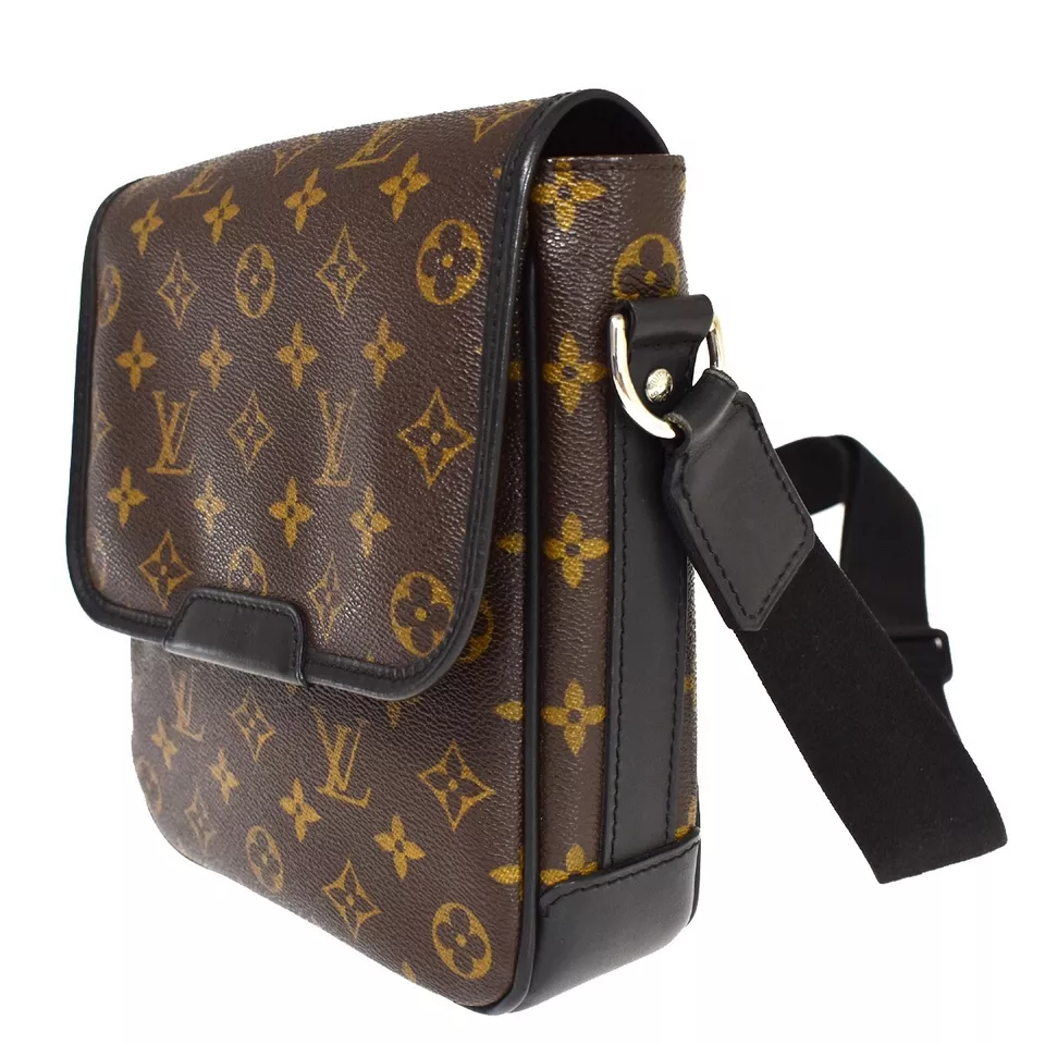 Louis Vuitton Bass Macassar Monogram ขนาด PM เหมือนใหม่ สภาพ 90 %