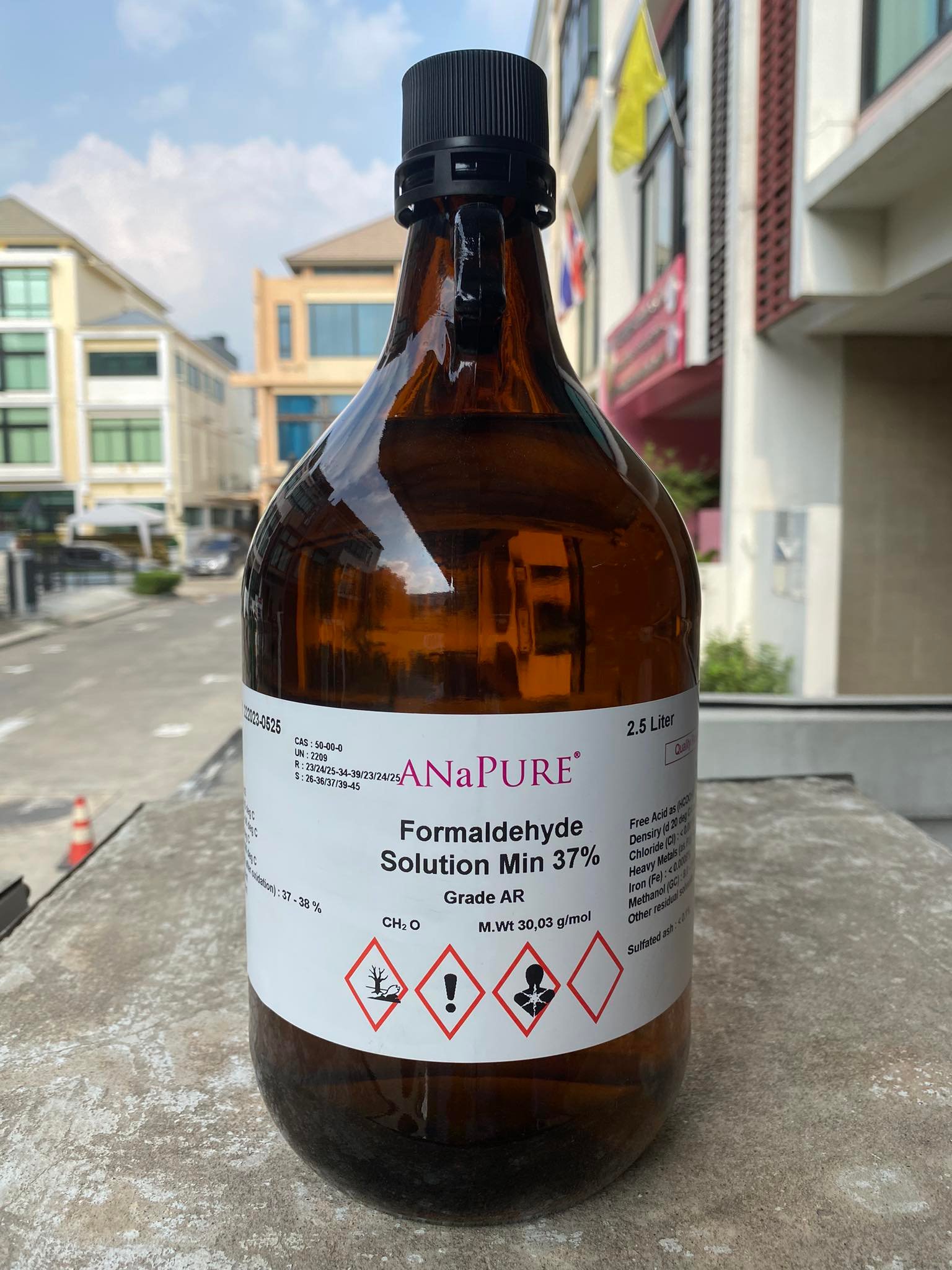 Formaldehyde solution 37 AR.grade (2.5 ลิตร/ขวด) ยี่ห้อ Anapure