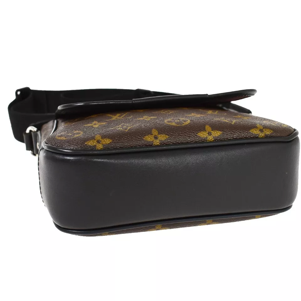 Louis Vuitton Bass Macassar Monogram ขนาด PM เหมือนใหม่ สภาพ 90 %