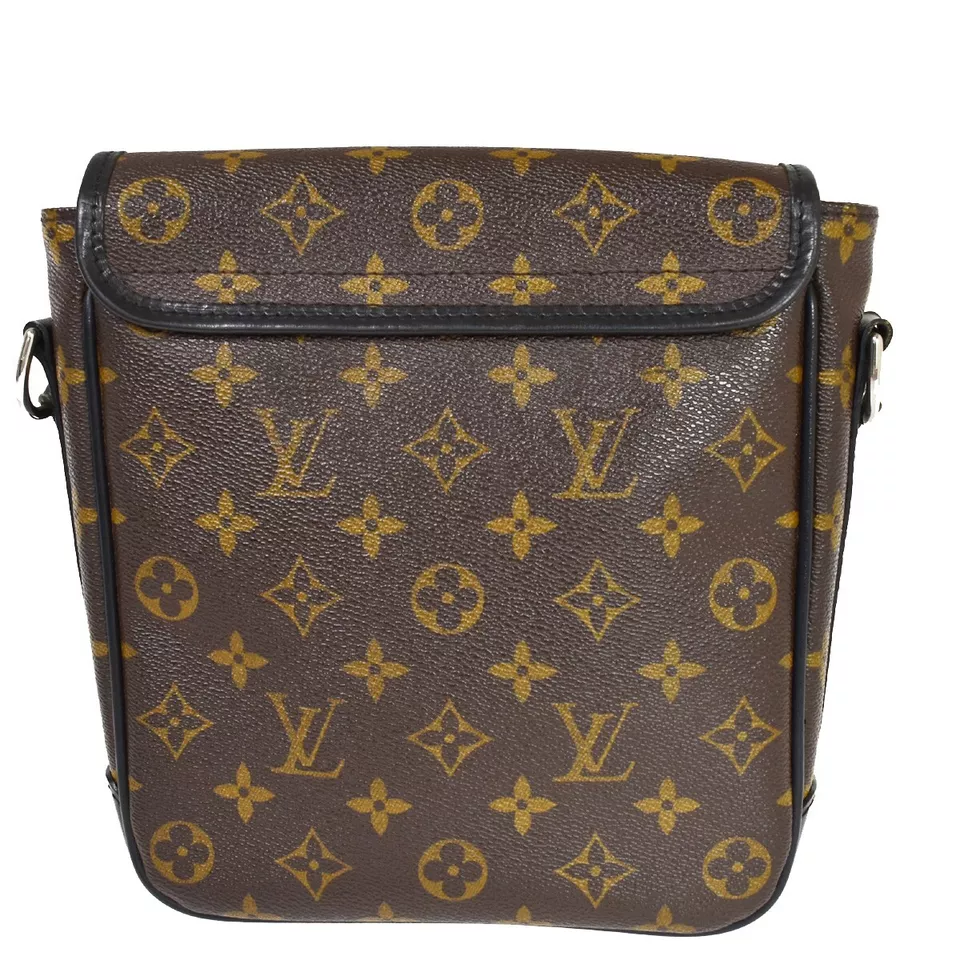 Louis Vuitton Bass Macassar Monogram ขนาด PM เหมือนใหม่ สภาพ 90 %